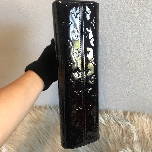 SOLD 🥳Louis Vuitton Roxbury Drive in Vernis Monogram - Picture 7 of 16